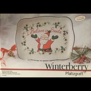 Santa Cookie plate “Winterberry” by Pfaltzgraff